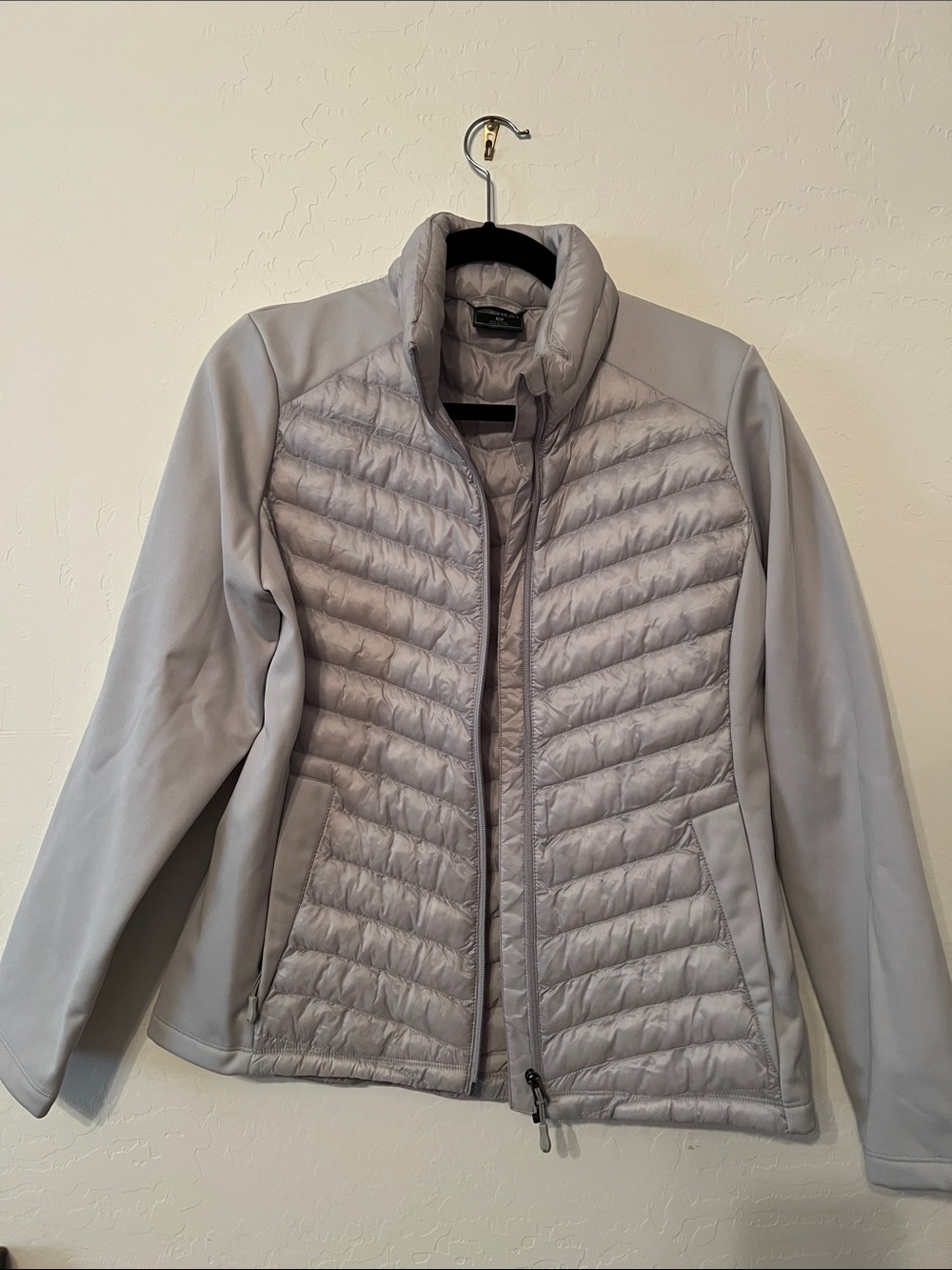 32 Degrees Women's Quilted Puffer Jacket - Light Gray. New never worn
